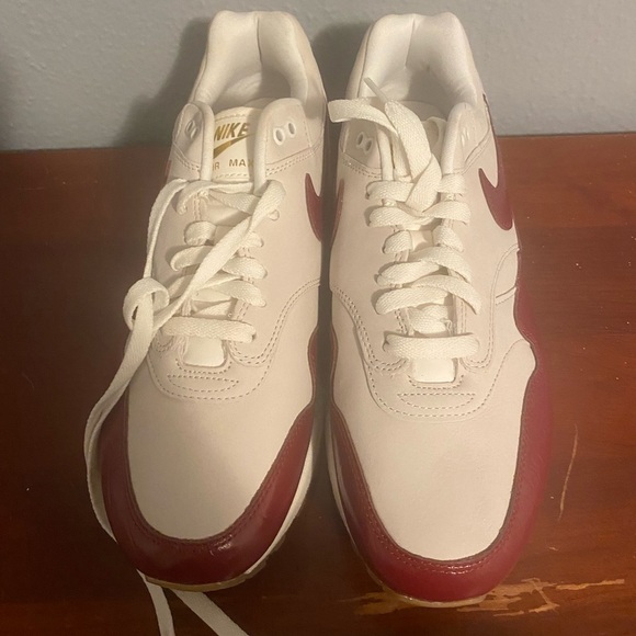 Nike White Sneakers Air Max 1 ladies size 12 fits men size 10.5 new authentic - Picture 9 of 9